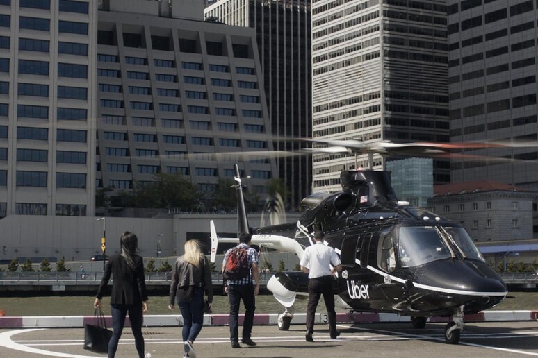 Uber, taxi-elicotteri a New York aperti a tutti - RIPRODUZIONE RISERVATA