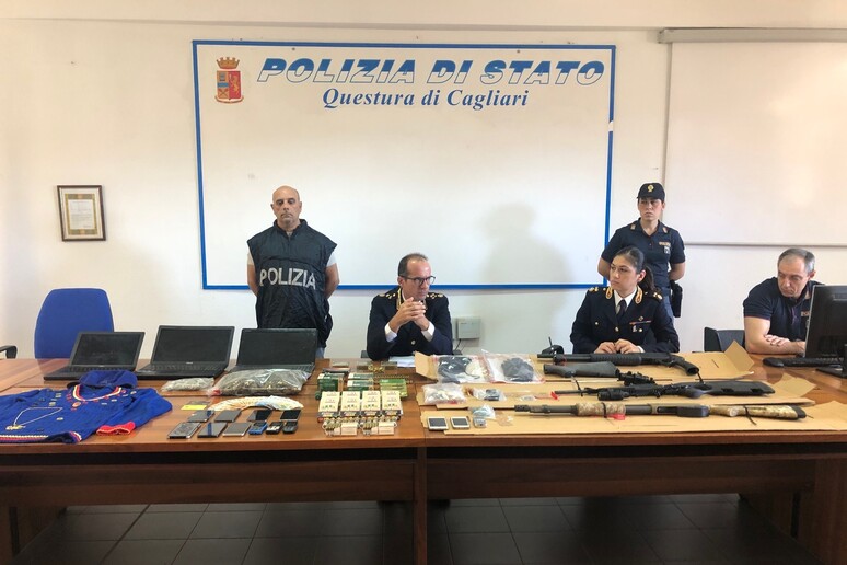 Cagliari, conferenza stampa Polizia su mafia nigeriana (traffico droga e armi) - RIPRODUZIONE RISERVATA