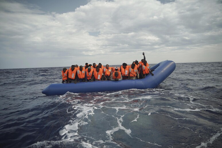 Migranti, archivio © ANSA/AP