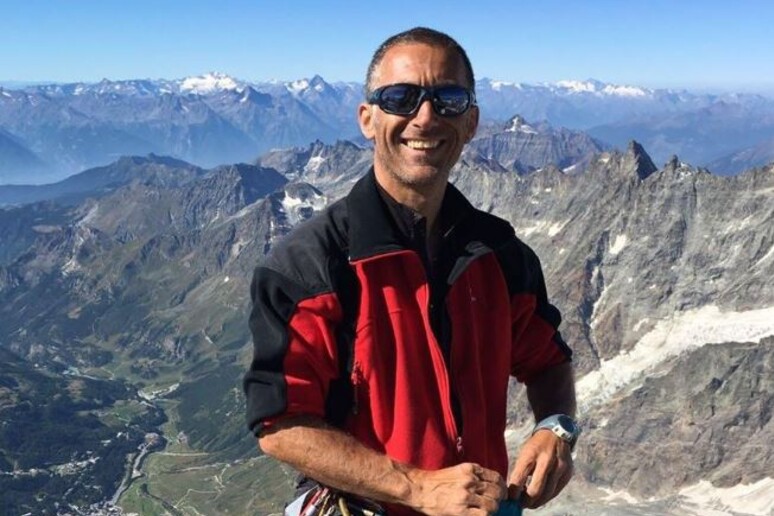La guida alpina Roberto Ferraris morto sotto una valanga a Valtournenche (foto tratta da Facebook) - RIPRODUZIONE RISERVATA