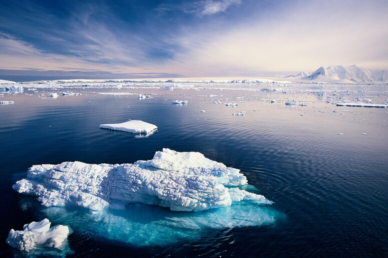 Lo scioglimento dei ghiacci nella Penisola Antartica (fonte: Peter Prokosch/ GRID Arendal, Flickr) - RIPRODUZIONE RISERVATA