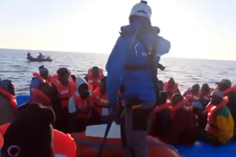++ Migranti: Mediterranea, Italia ci indichi porto sicuro ++ - RIPRODUZIONE RISERVATA