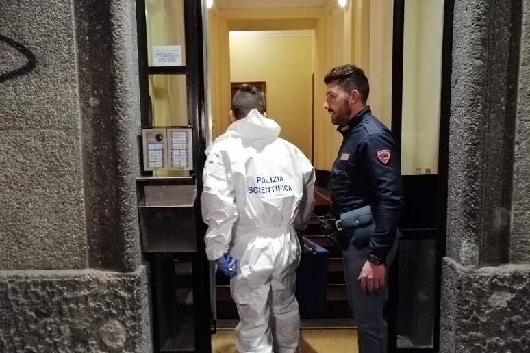 Donna morta in casa a Milano, si sospetta omicidio - RIPRODUZIONE RISERVATA