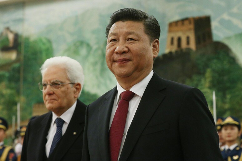 Il Presidente Xi Jinping con il presidente della Repubblica Sergio Mattarella (archivio) © ANSA/EPA
