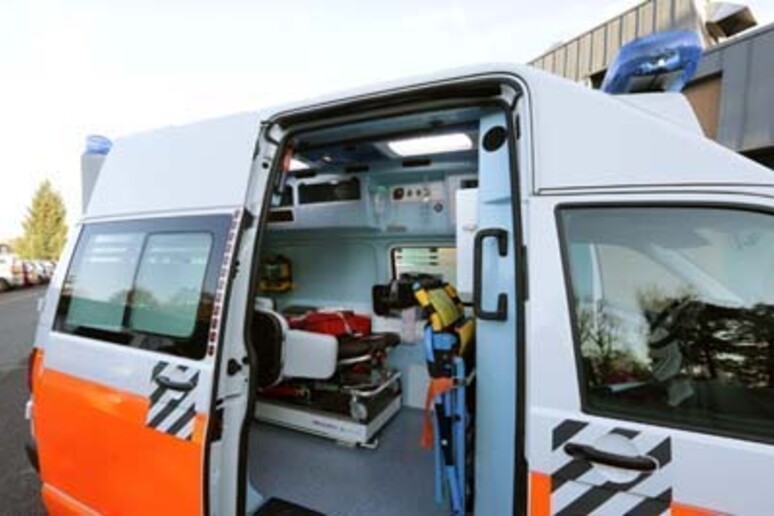 Ambulanza del 118 - RIPRODUZIONE RISERVATA