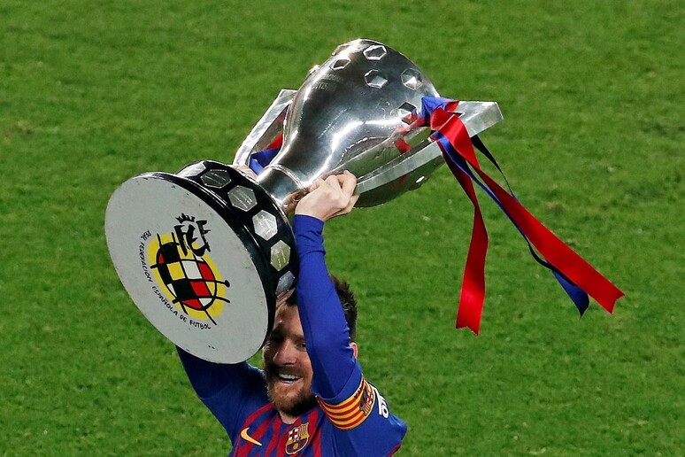 La coppa di Messi © ANSA/EPA