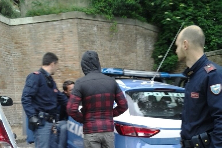 Controlli polizia Perugia - RIPRODUZIONE RISERVATA