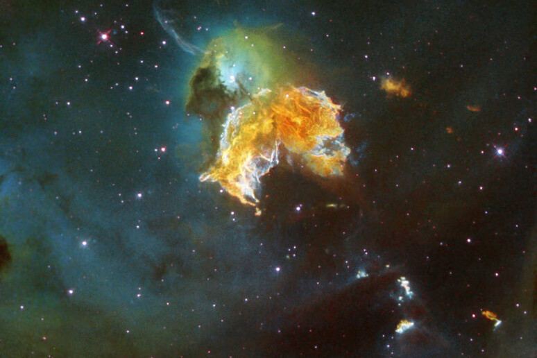 I resti dell 'esplosione di una supernova (fonte: NASA/ESA/HEIC and The Hubble Heritage Team, STScI/AURA) - RIPRODUZIONE RISERVATA