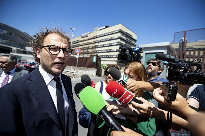 Luca Lotti all 'uscita dal tribunale - RIPRODUZIONE RISERVATA