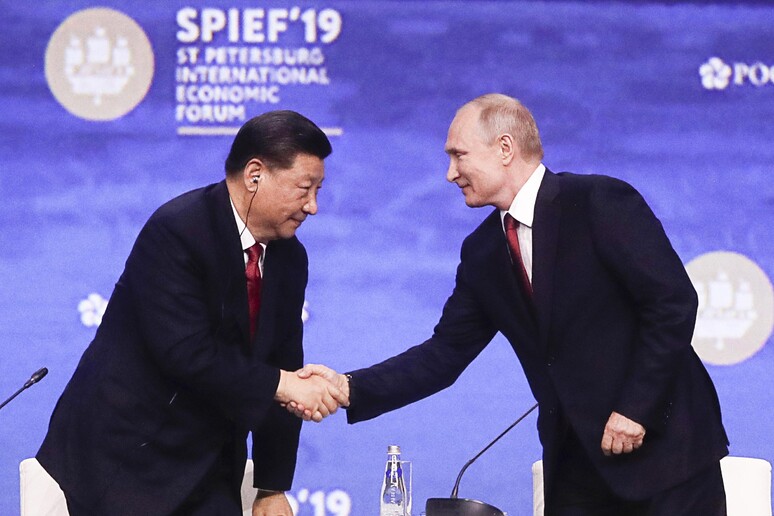 Vladimir Putin e Xi Jinping © ANSA/AP