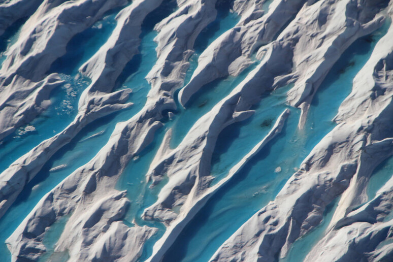 Lo scioglimento dei ghiacci in Groenlandia è una delle conseguenze del riscaldamento globale (fonte: NASA) - RIPRODUZIONE RISERVATA