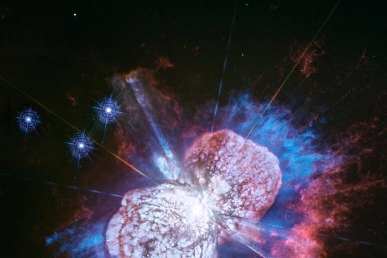 La nebulosa generata dall 'esplosione di Eta Carinae (fonte: NASA, ESA, N. Smith – Università dell 'Arizona a Tucson, J. Morse-Boldly Go Institute, New York) - RIPRODUZIONE RISERVATA