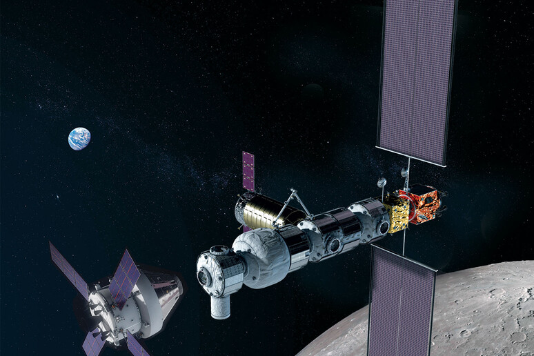 Rappresentazione artistica della stazione spaziale Gateway, nell 'orbita lunare (fonte: NASA) - RIPRODUZIONE RISERVATA