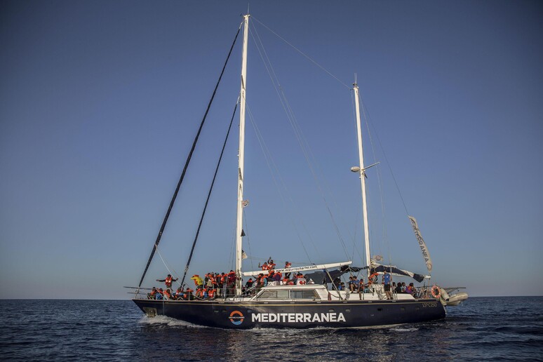 Migranti: Mediterranea, confiscata nave Alex © ANSA/AP