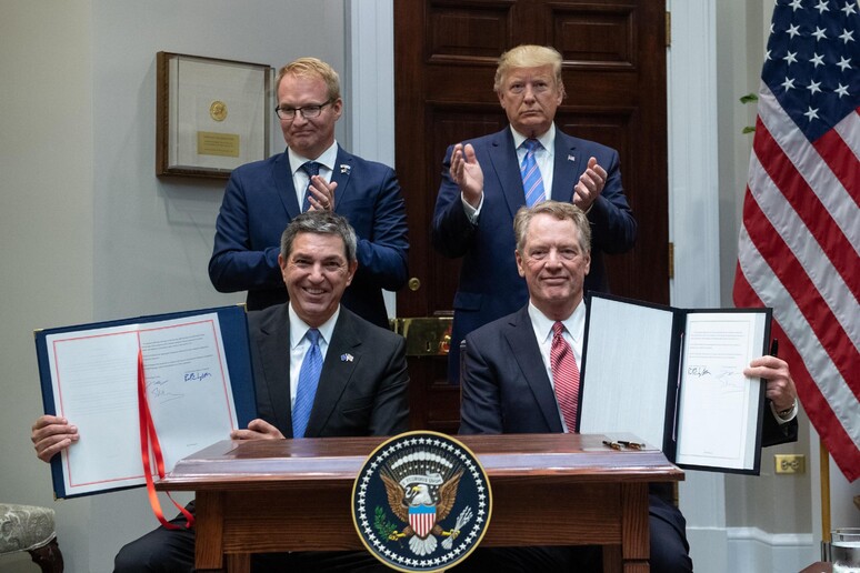 Firmato accordo tra Usa e Ue © ANSA/EPA