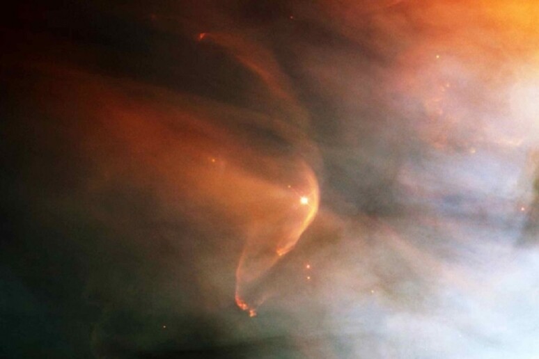 Esemio di una collisione  'silenziosa ' nella nebulosa di Orione (fonte: NASA e Hubble Heritage Team, STScI/AURA) - RIPRODUZIONE RISERVATA