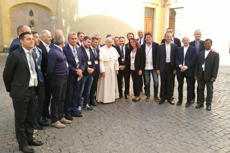 Delegazione ligure ricevuta da papa Bergoglio - RIPRODUZIONE RISERVATA
