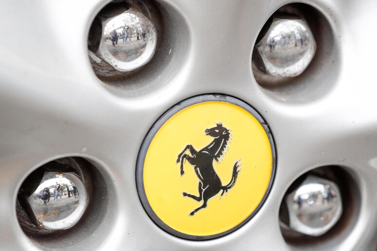 Il logo Ferrari con il famoso Cavallino - RIPRODUZIONE RISERVATA