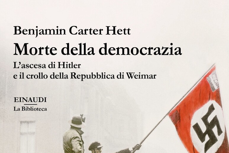 La copertina del libro  'Morte della democrazia ' - RIPRODUZIONE RISERVATA