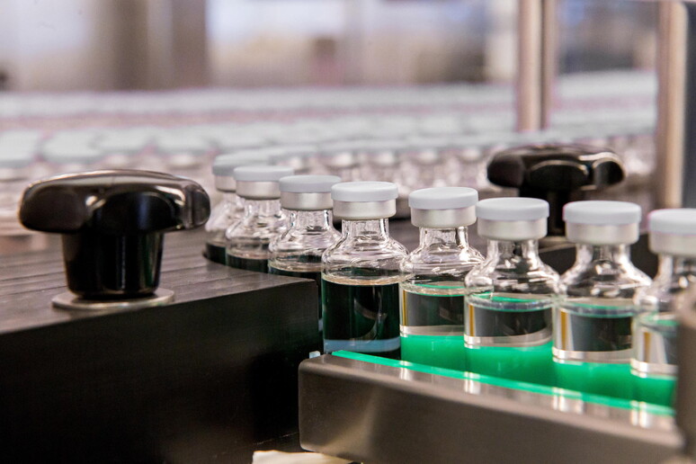 Anagni in prima linea,Sanofi avvia linea produttiva vaccino © ANSA/EPA