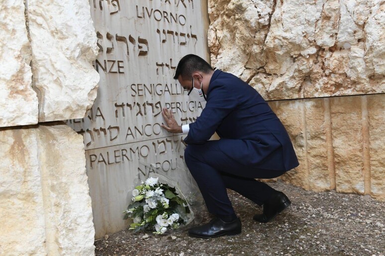 Di Maio a Yad Vashem, Memoria monito per tutti noi - RIPRODUZIONE RISERVATA
