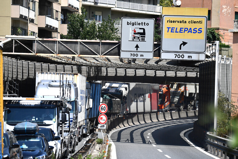 Cantieri autostrade: Salviamo Genova, 964 milioni di danni - RIPRODUZIONE RISERVATA