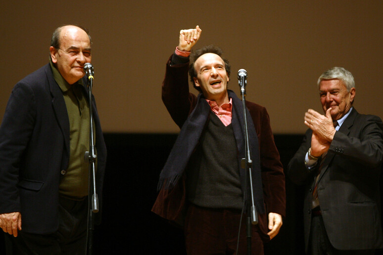 Roberto Benigni con Giuseppe Bertolucci e Gianni Minervini - RIPRODUZIONE RISERVATA