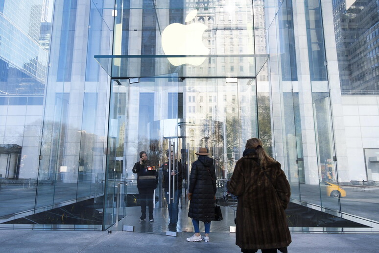 Apple riaprirà alcuni negozi in Usa la prossima settimana - RIPRODUZIONE RISERVATA