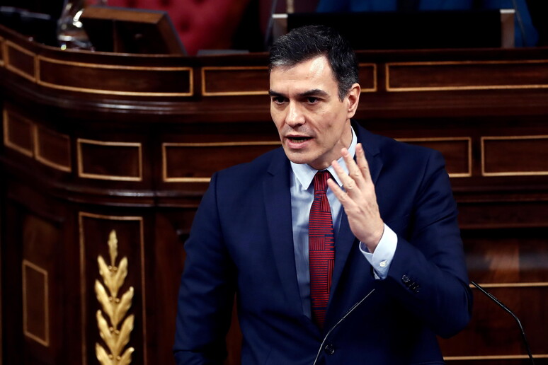 Il premier spagnolo Pedro Sanchez riferisce sulla situazione coronavirus in Parlamento -     RIPRODUZIONE RISERVATA