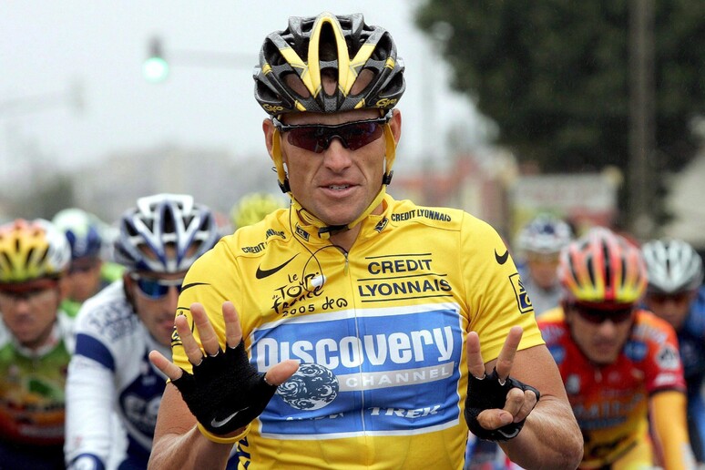 Lance Armstrong ai tempi del Tour - RIPRODUZIONE RISERVATA