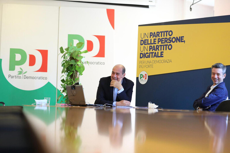 Il segretario del Partito Democratico Nicola Zingaretti (a sinistra), archivio - RIPRODUZIONE RISERVATA
