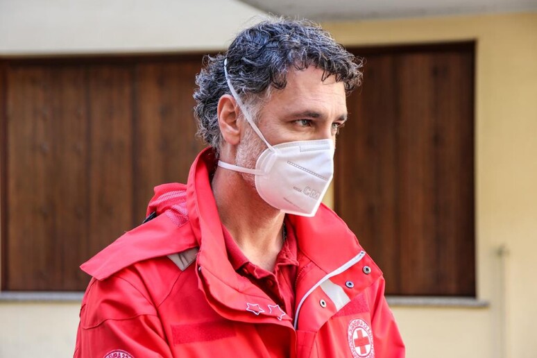 Raoul Bova volontario per la Croce Rossa - RIPRODUZIONE RISERVATA