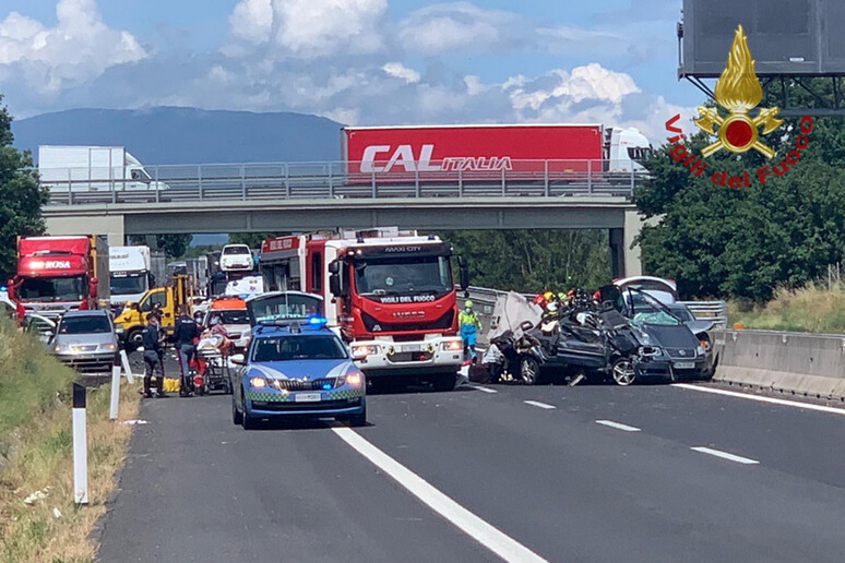 La scena dell 'incidente sull 'A1 presso Badia al Pino (Ar) - RIPRODUZIONE RISERVATA