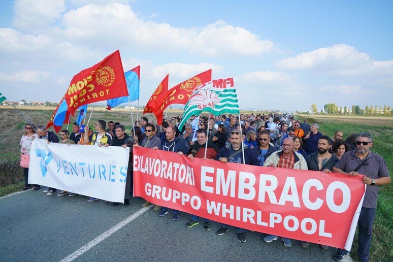 Manifestazione dei lavoratori Embraco - RIPRODUZIONE RISERVATA