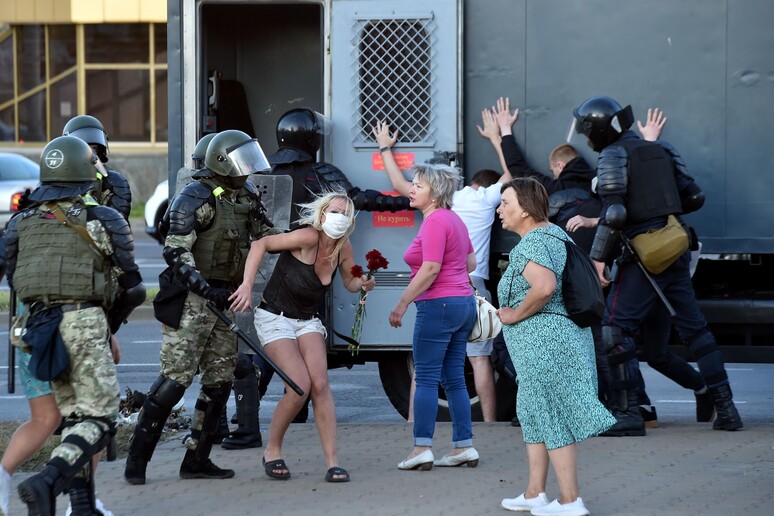 Proteste a Minsk © ANSA/AFP