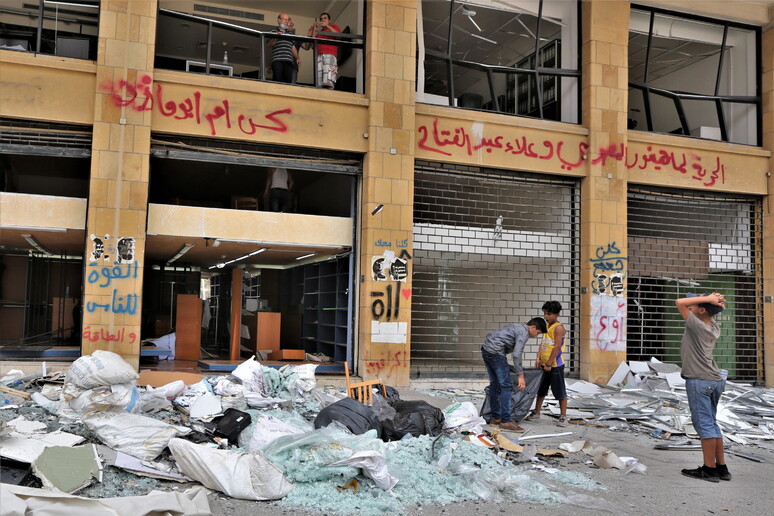 Beirut explosion aftermath © ANSA/EPA