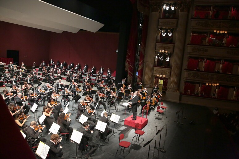 La Scala dà il bentornato al pubblico con la Nona - RIPRODUZIONE RISERVATA