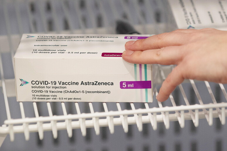 Il vaccino AstraZeneca © ANSA/EPA