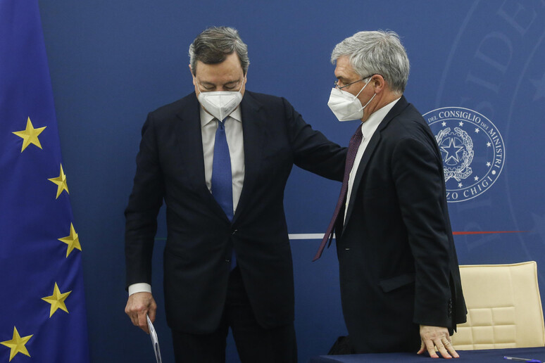 Il premier, Mario Draghi, e il ministro dell 'Economia, Franco - RIPRODUZIONE RISERVATA