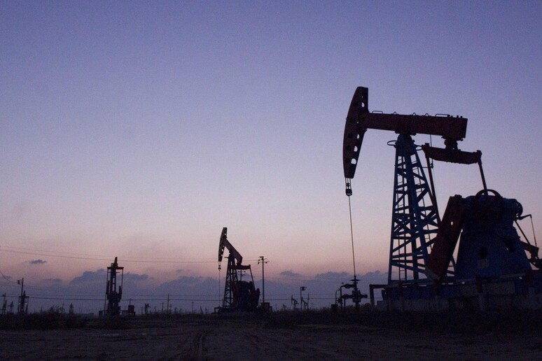 Pozzi petroliferi © ANSA/EPA