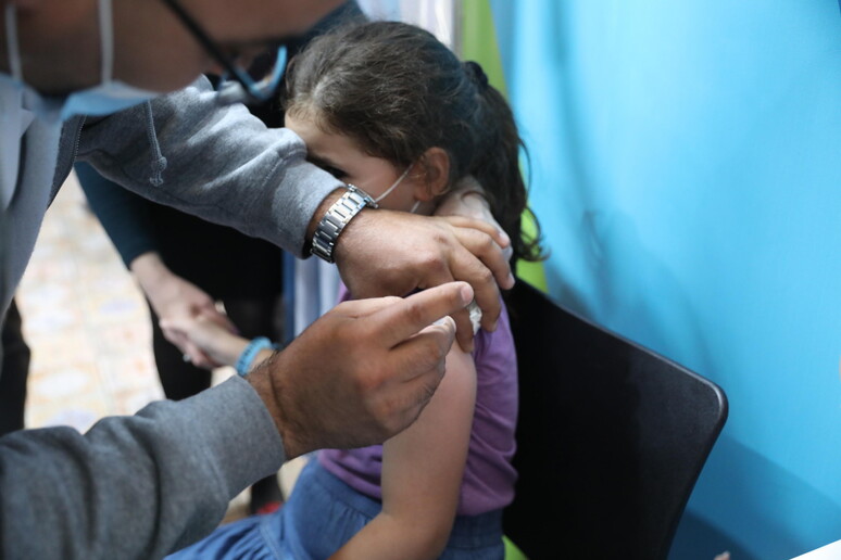 Piemonte, parte campagna vaccini bimbi © ANSA/EPA