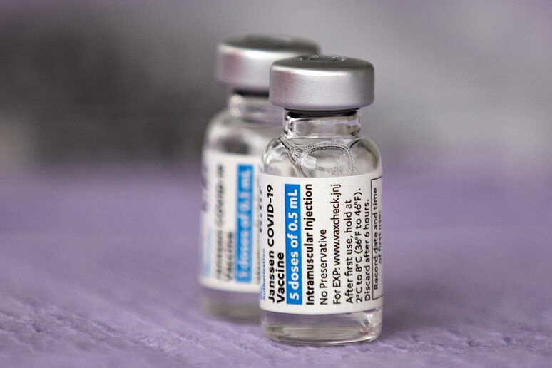 Il vaccino anti-covid Johnson&amp;Johnson © ANSA/EPA