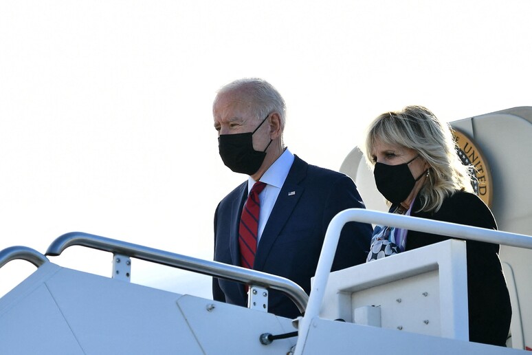 Joe Biden e la moglie Jill in una foto d 'archivio © ANSA/AFP