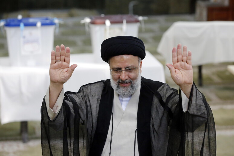 Il candidato presidenziale iraniano ultraconservatore Ebrahim Raisi © ANSA/EPA