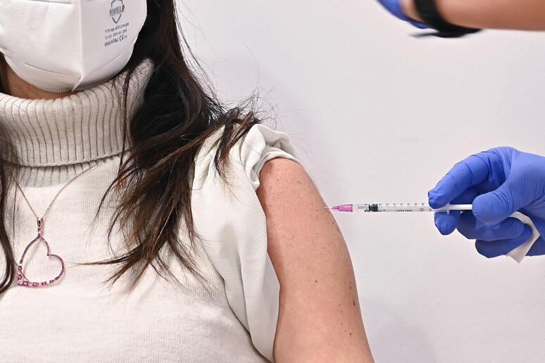 Vaccino Covid - RIPRODUZIONE RISERVATA