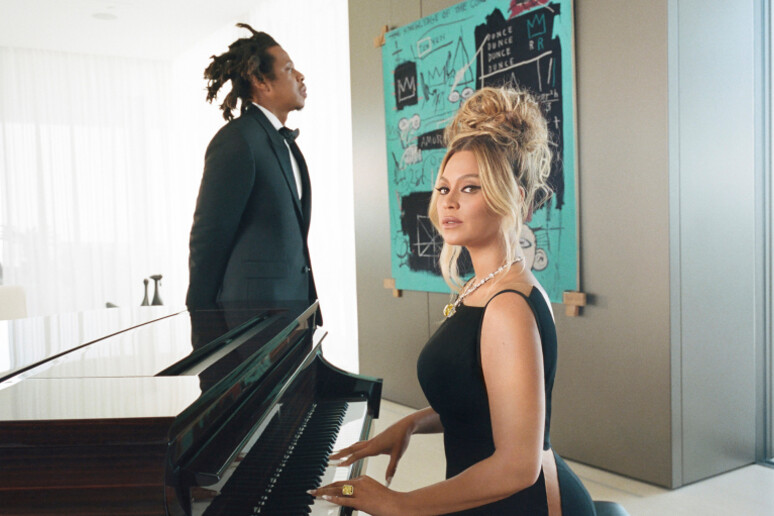 A behind-the-scenes image from the Tiffany campaign shoot starring Beyoncé and Jay-Z. COURTESY OF TIFFANY &amp; CO. - RIPRODUZIONE RISERVATA