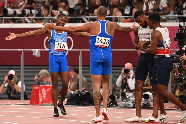 Italy win men 's 4x100m relay © ANSA/AFP