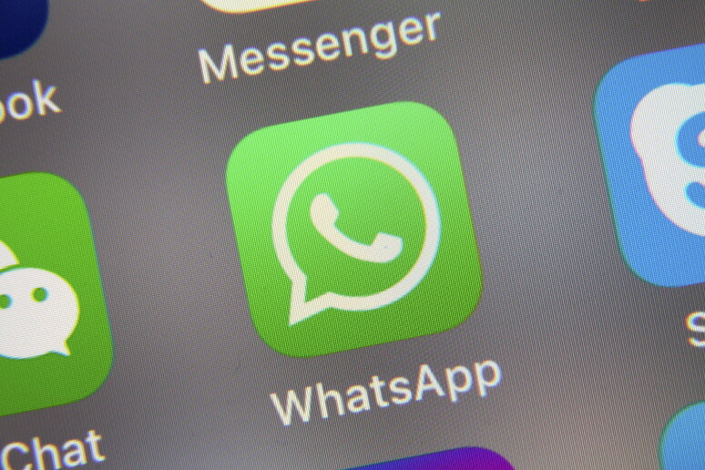 Multa da 225 mln a WhatsApp per violazione leggi privacy Ue © ANSA/EPA