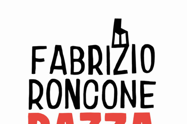 La copertina del libro di Fabrizio Roncone  	'Razza poltrona 	' (Solferino) - RIPRODUZIONE RISERVATA