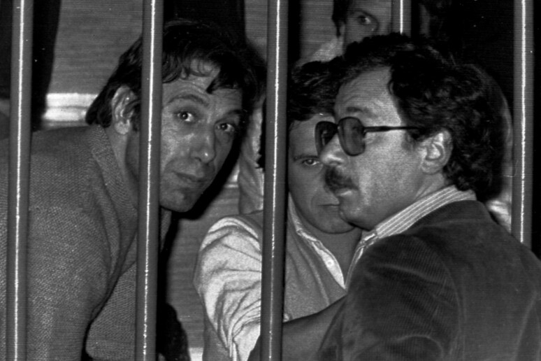 Corrado Alunni con il suo difensore (18 ottobre 1980) - RIPRODUZIONE RISERVATA